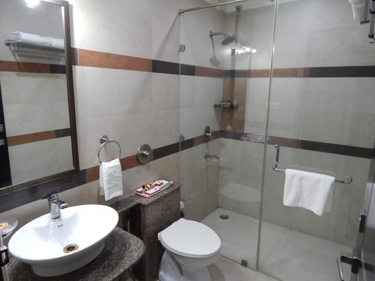Hotel The Marque Mathura Ngoại thất bức ảnh