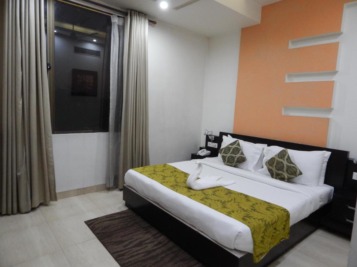 Hotel The Marque Mathura Ngoại thất bức ảnh