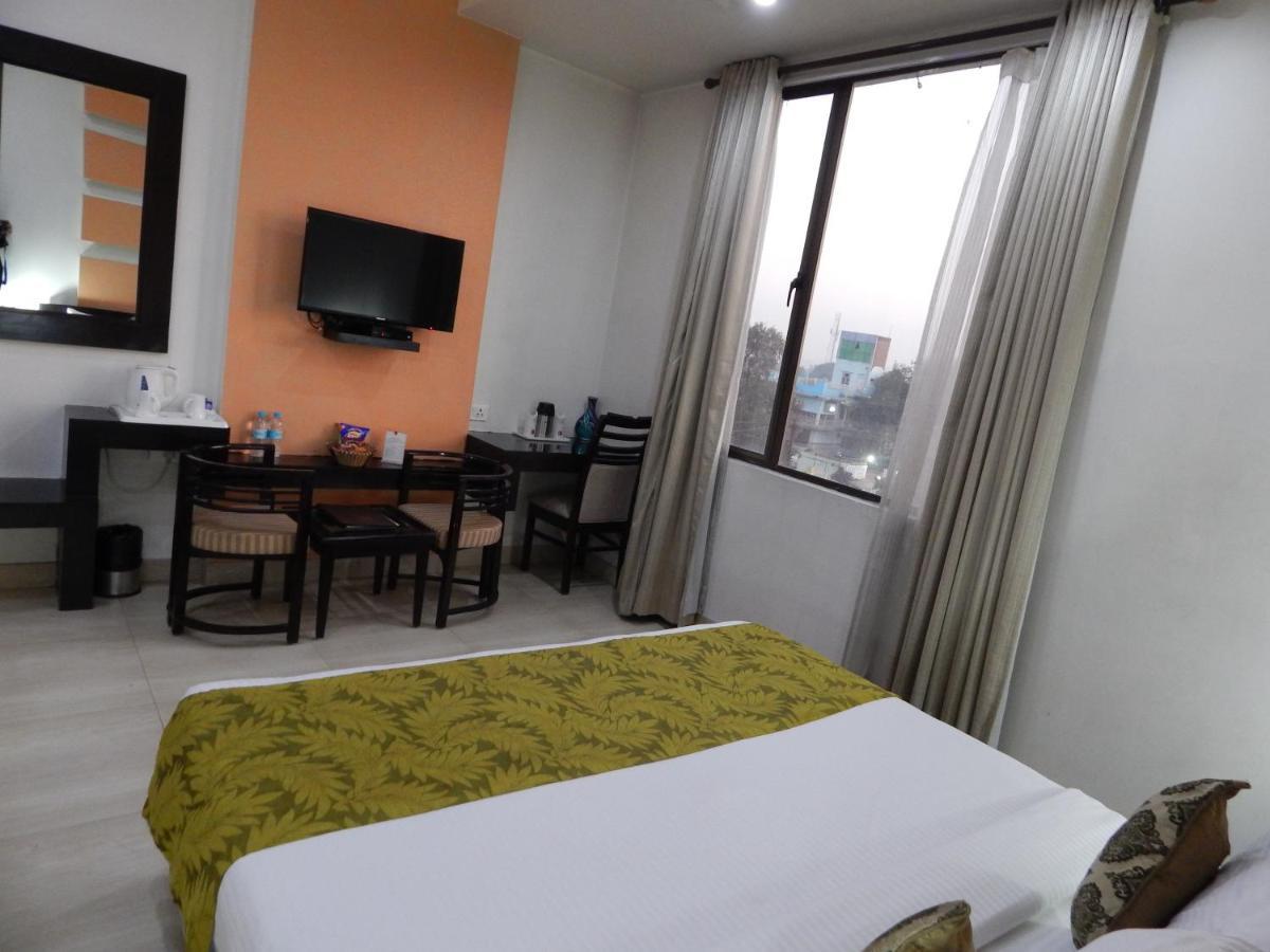 Hotel The Marque Mathura Ngoại thất bức ảnh