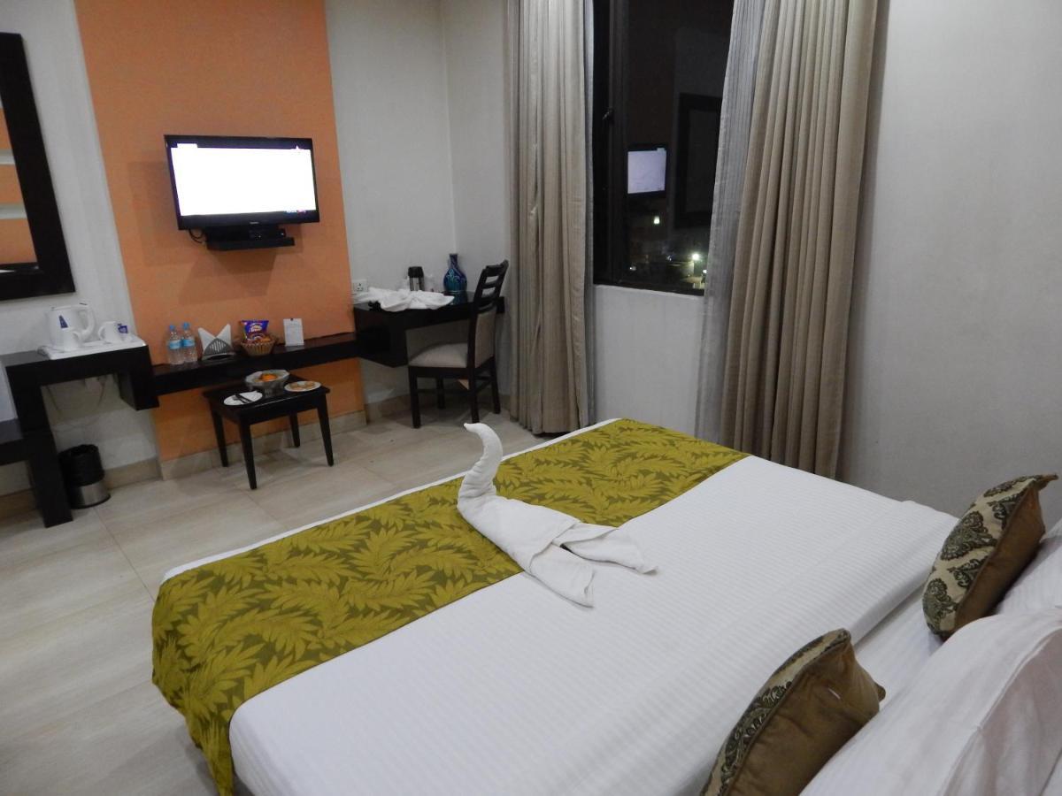 Hotel The Marque Mathura Ngoại thất bức ảnh