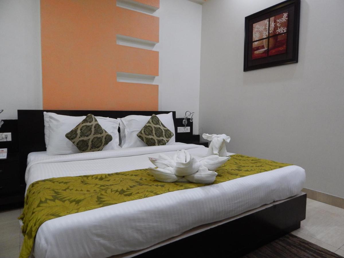 Hotel The Marque Mathura Ngoại thất bức ảnh
