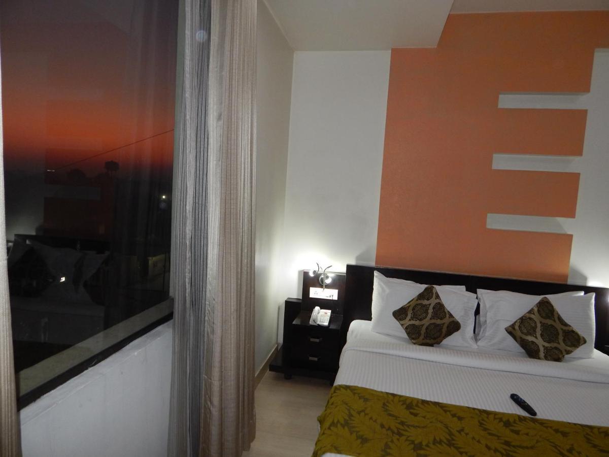 Hotel The Marque Mathura Ngoại thất bức ảnh