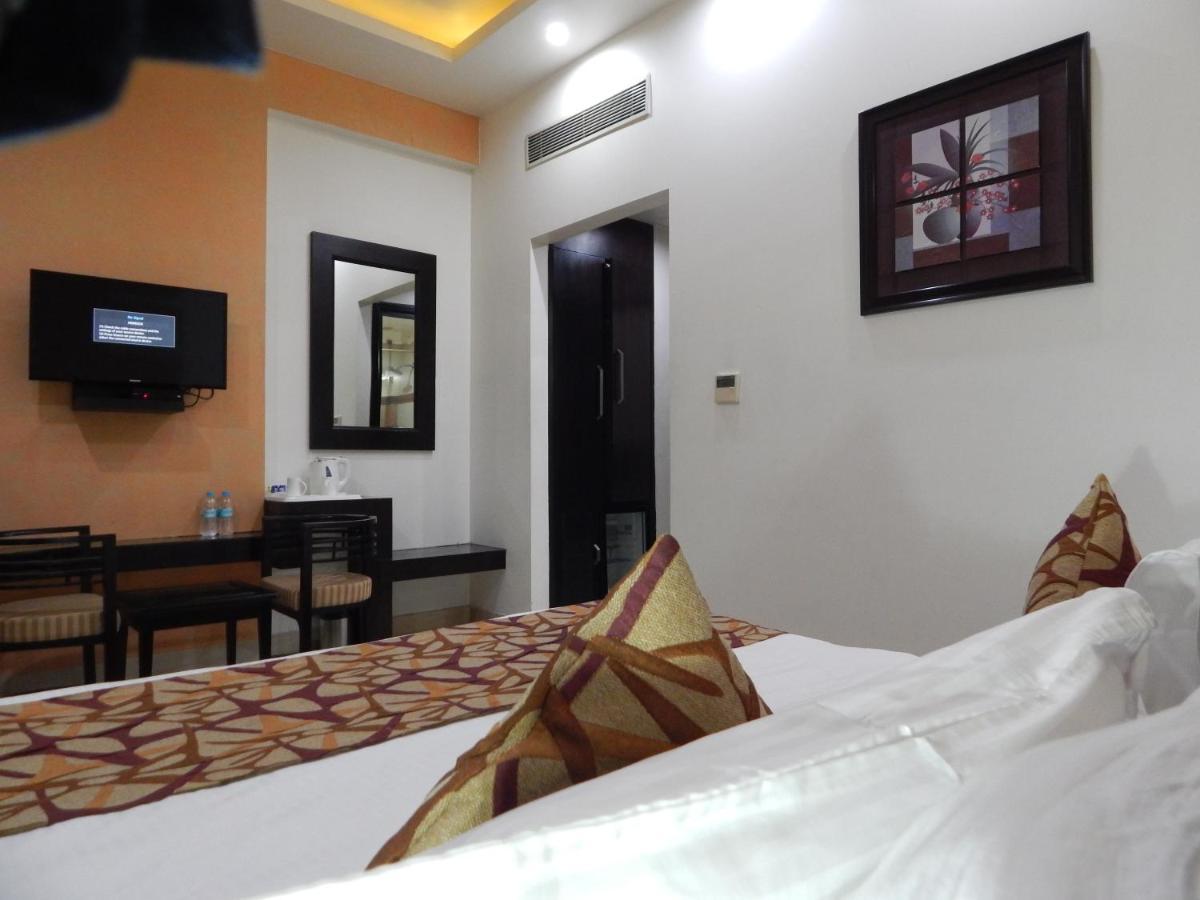 Hotel The Marque Mathura Ngoại thất bức ảnh