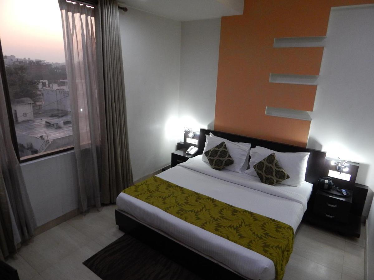 Hotel The Marque Mathura Ngoại thất bức ảnh